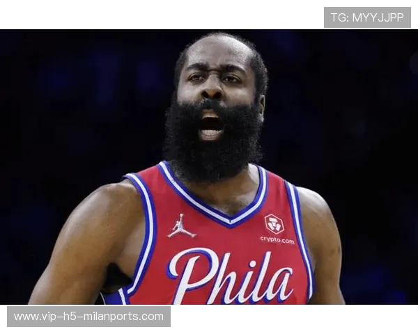 哈登组织拉满得分失准!队友跑位与节奏仍脱节——揭秘篮球战术困局的背后 哈登组织拉满得分失准!队友跑位与节奏仍脱节——揭秘篮球战术困局的背后