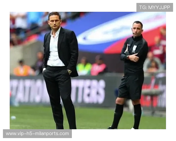 主帅称球员在备战期表现出职业化的“无可挑剔”