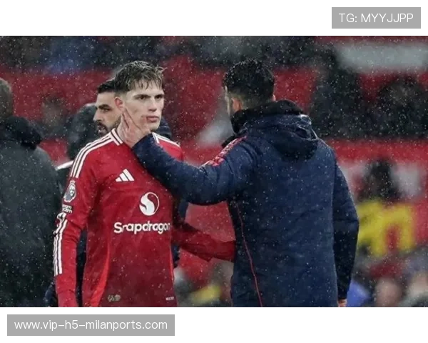 曼联完成边路补强交易