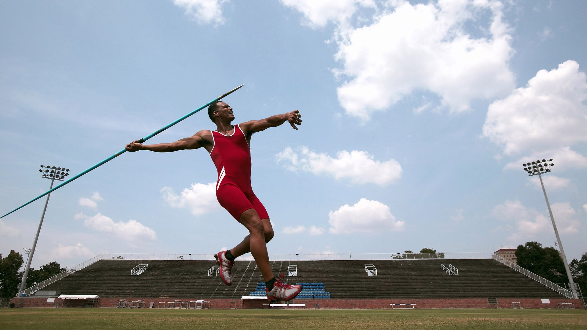 “马科斯·莫奇：阿根廷美洲狮队的防守堡垒，未来将愈加出色”